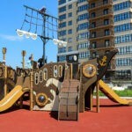 Родные Берега. Промышленная, 6. Детская площадка. Реальное фото